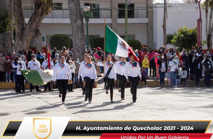 Desfile cívico en conmemoración de la revolución mexicana
