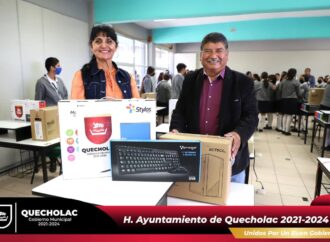 Entregan Equipos de Computo a la Secundaria Articulo 3ro.