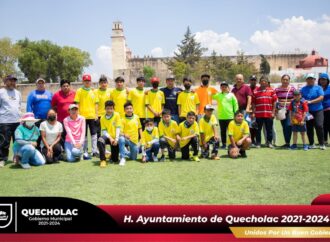 Entregan Kits Deportivos para Equipo Juniors Fc en Quecholac