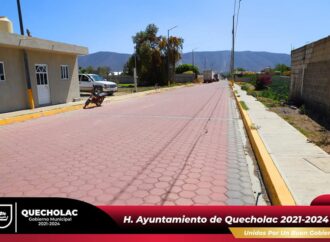 Entregan Calle en Palmarito Tochapan.