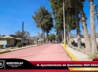 Entregan Adoquinamiento para Palmarito Tochapan.