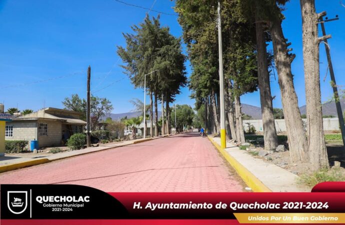 Entregan Adoquinamiento para Palmarito Tochapan.