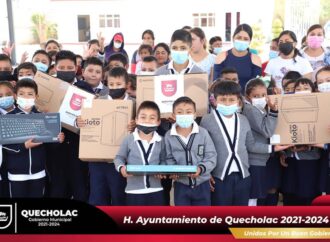 Entregan Equipos de Computo en Primaria de Progreso de Madero.