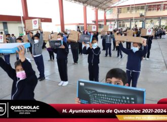 Entregan Equipos de Computo en Escuela de Froylan C. Manjarrez