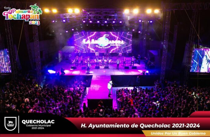 En Palmarito Tochapan se vive una Feria Arrolladora