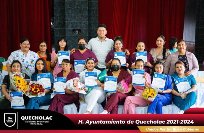 Realizan Graduación del curso de Primeros Auxilios e introducción a Laboratorio clínico.