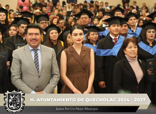 La Presidenta de Quecholac acude a graduación de IEDEP.