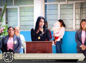 Acuden a la Graduación de la Primaria José María Morelos en San Bartolomé Coscomaya
