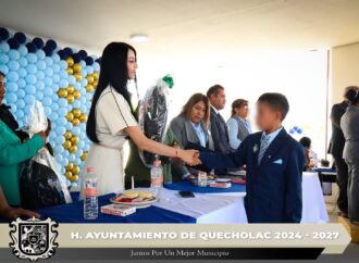 Acuden a la Graduación de la Escuela Primaria Vicente Lombardo Toledano en Palmarito Tochapan.