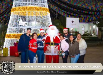 Realizan encendido del Árbol navideño en Santa Catarina Villanueva