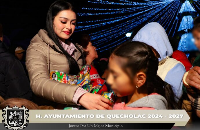 Realizan Encendido del Árbol navideño en Palmarito Tochapan