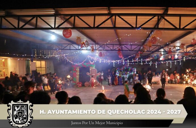 Llevan a cabo la tradicional posada del CAIC de Palmarito Tochapan.