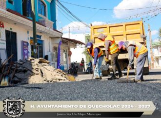 Realizan Bacheo en San Simón de Bravo y colocan Topes en Distintas Comunidades.
