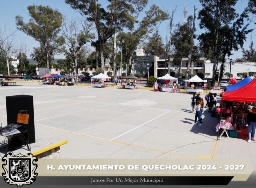 Realizan Expo Emprende con amor y amistad en el Zócalo de Quecholac.