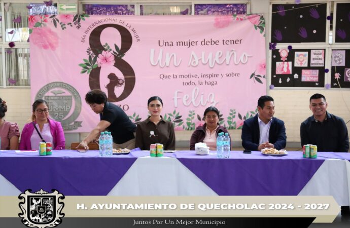 Conmemoran del día Internacional de la mujer en Bachillerato de Palmarito Tochapan