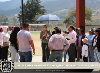 Visitan la secundaria Emiliano Zapata en Santa Catarina Villanueva.