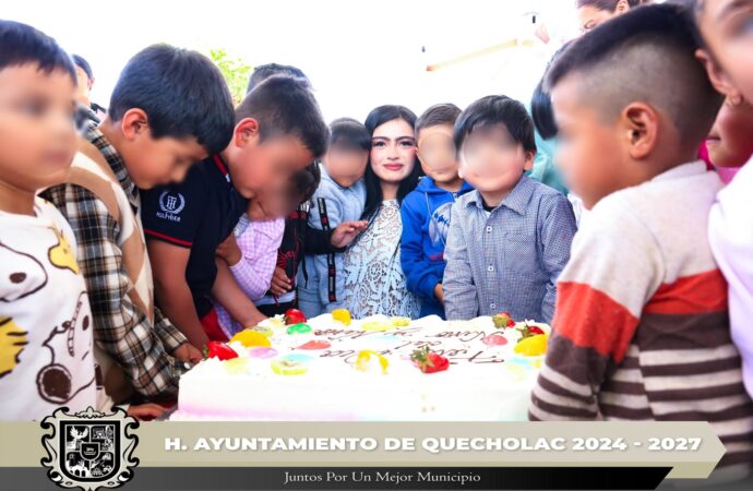 Entregan Pastel para el Jardín de niños del CAIC de Palmarito Tochapan