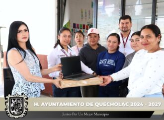 Realizan la entrega de tecnología en el CAIC San José DIF