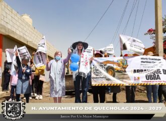 Dan Banderazo de arranque de obra en Palmarito Tochapan.