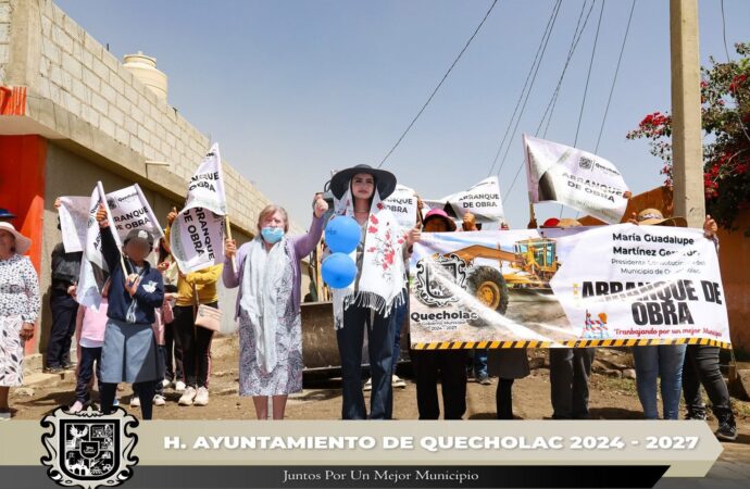 Dan Banderazo de arranque de obra en Palmarito Tochapan.