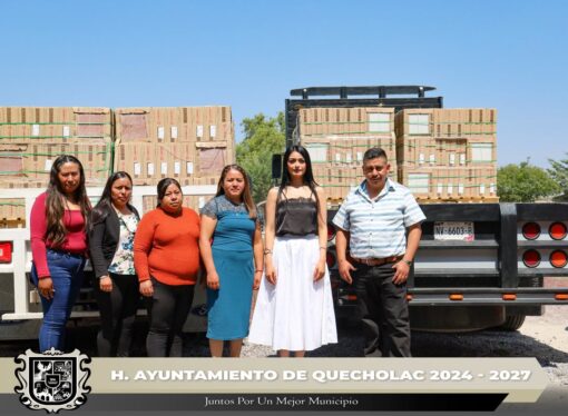 Realizan la entrega de loseta para la primaria de la Compañia de Jesús.