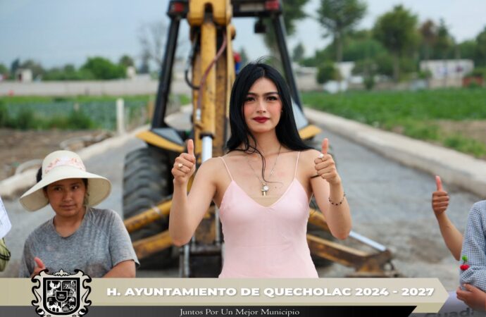 Dan banderazo de arranque de obra en la localidad de San Bartolomé Coscomaya.