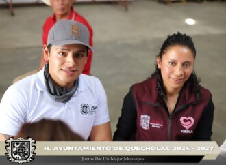 Entregan apoyos alimentarios en el Sistema DIF.