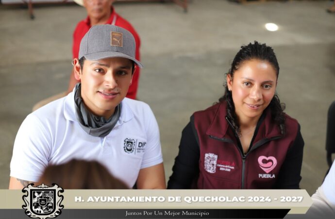 Entregan apoyos alimentarios en el Sistema DIF.