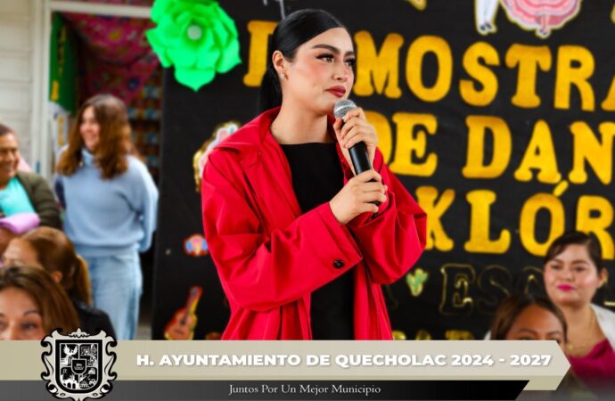 La presidenta María Guadalupe Martínez Gerardo asistió a la Gran Demostración de Danza Folclórica en la zona escolar 184 y 021.
