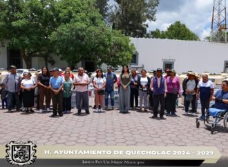 La Presidenta Municipal, María Guadalupe Martínez Gerardo realiza entrega de apoyos del programa “Codo a Codo en Quecholac”.