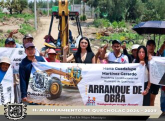 Realizan banderazo de obra vial en la junta auxiliar de San Simón de Bravo.