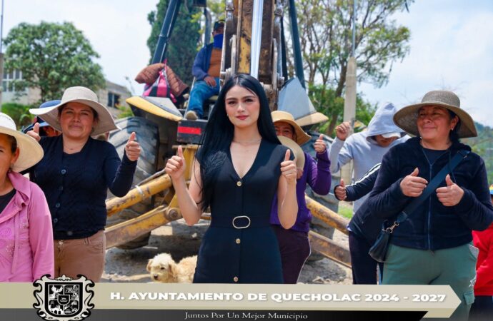 Realizan obra de pavimentación en la junta auxiliar de Santa Catarina Villanueva.