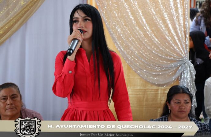 Presidenta asiste a graduación en san bartolomé coscomaya.
