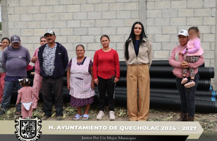 Realizaron la entrega de tubos para la obra de drenaje en San Juan, Palmarito Tochapan.